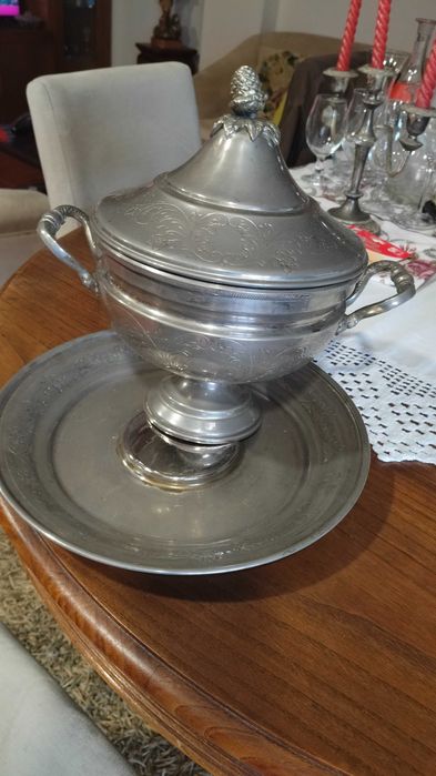 Terrine with Silver Shell Plate445759379074590721