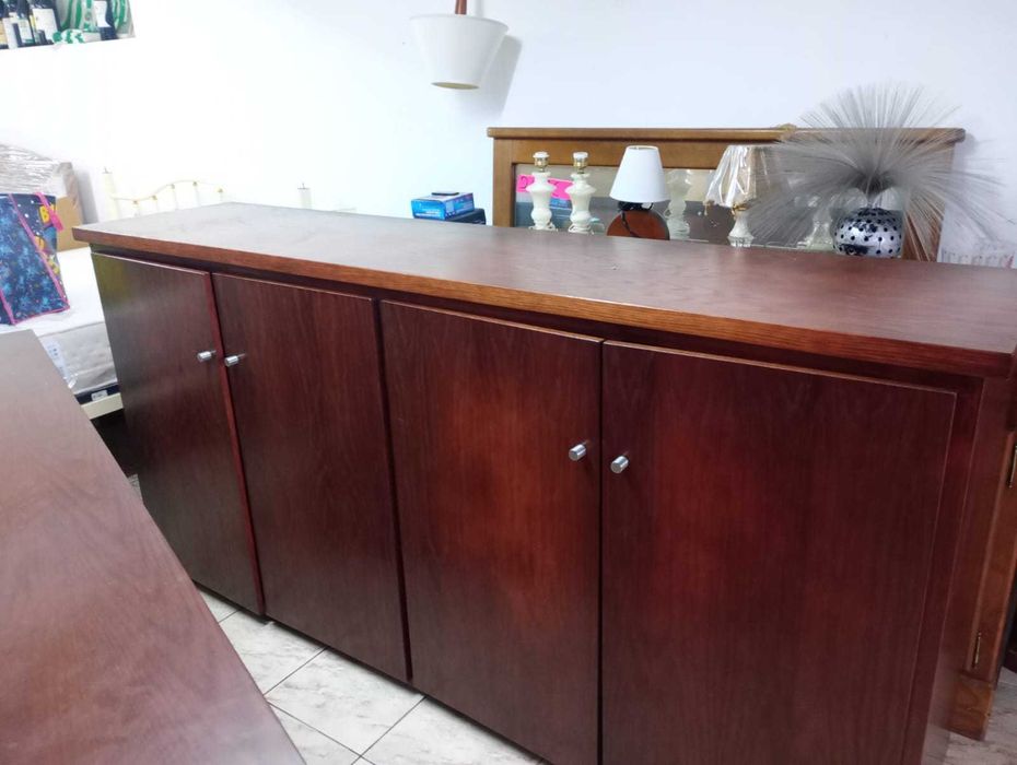 Dois Aparadores em madeira