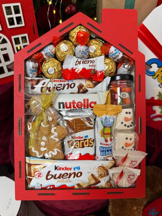 Гарний солодкий будиночок у подарунок