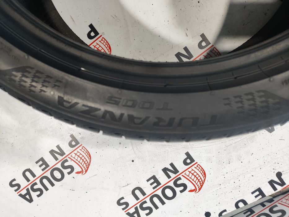 2 pneus semi novos 245-40R19 Bridgestone - Oferta dos Portes