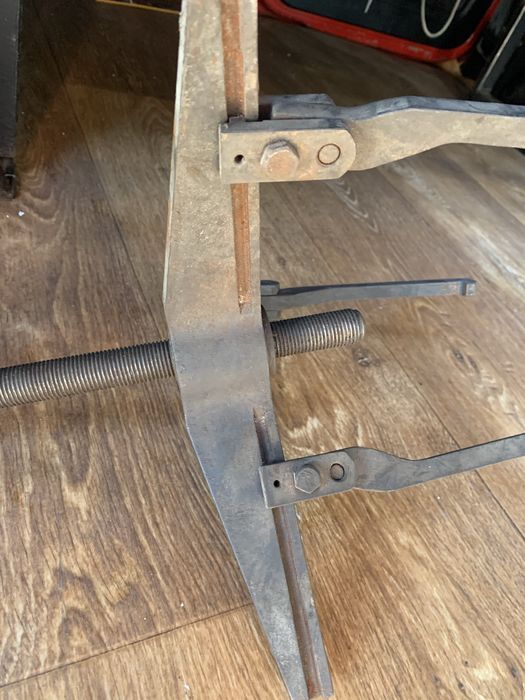 Сьемник  подшипников трехлапый