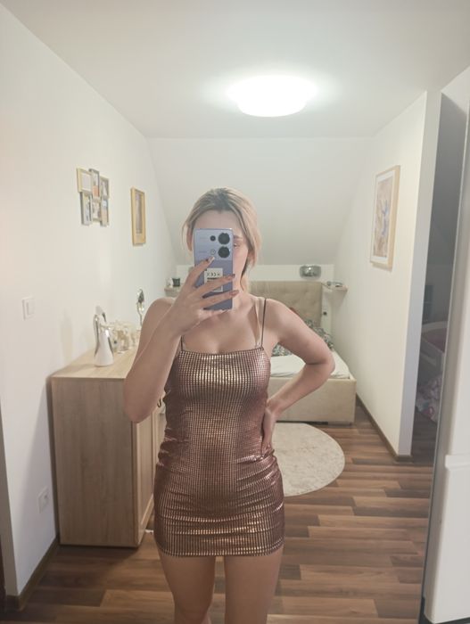 Sukienka cekiny złota błyszcząca sylwester andrzejki sexy mini dekolt