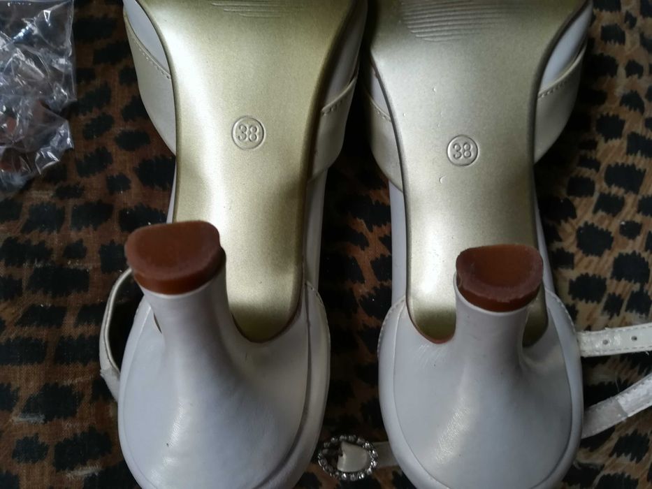 Buty/Pantofle ślubne r. 38 ecru