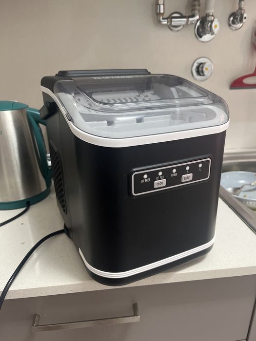 Ice maker / maquina de gelo