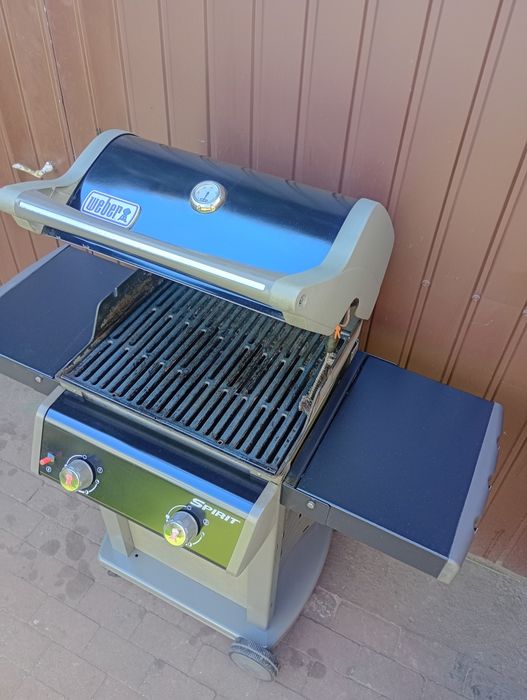 Duży grill gazowy
