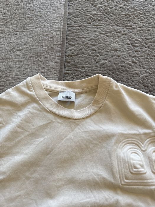 Burberry tshirt