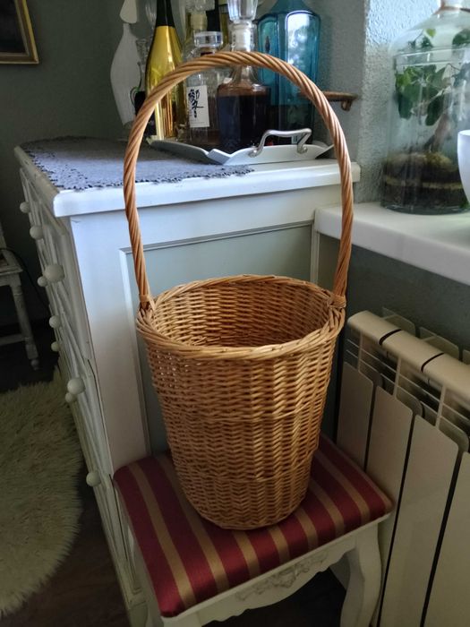 Kosz wiklinowy z pałąkiem