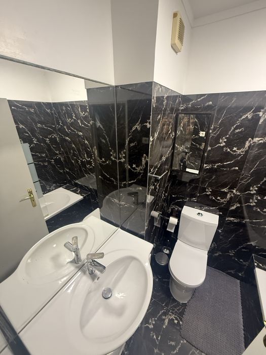 Quarto com 2 camas, tv e frigorifico  em Odivelas