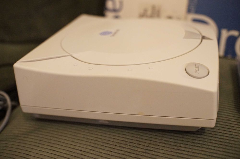 Sega Dreamcast konsola - pudełko, gra MSR, VMU, pad, kable