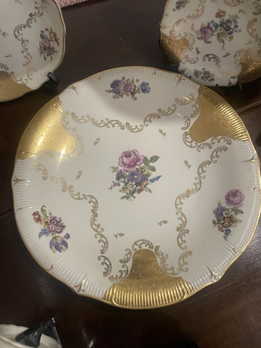 Pratos decorativos de colecao antigos