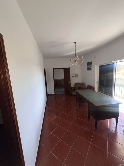 Alugo Casa T2 ( Ler Descrição)