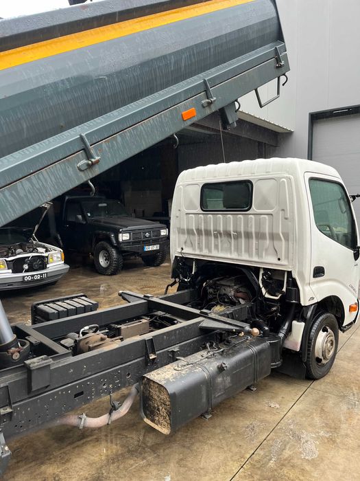 CARRINHA TOYOTA DYNA COM VASCULA