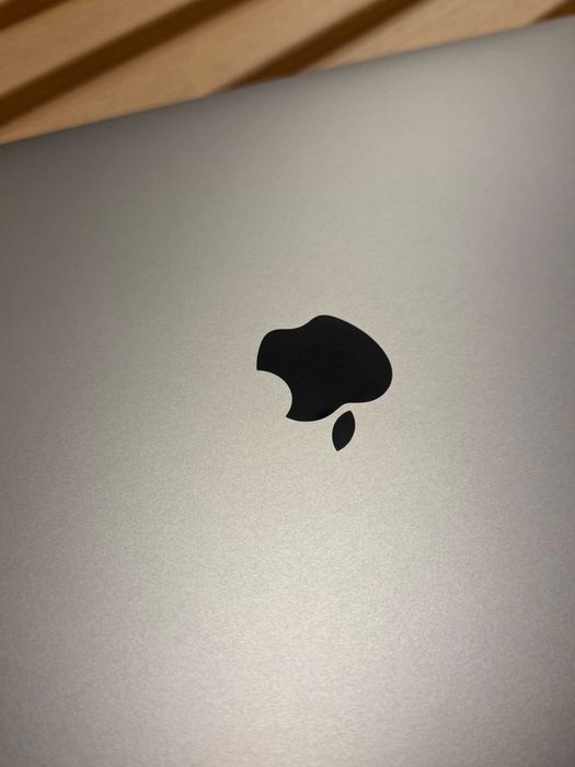 Apple MacBook Pro, i7-1068NG7, 16GB, 512GB SSD, 13.3 inch