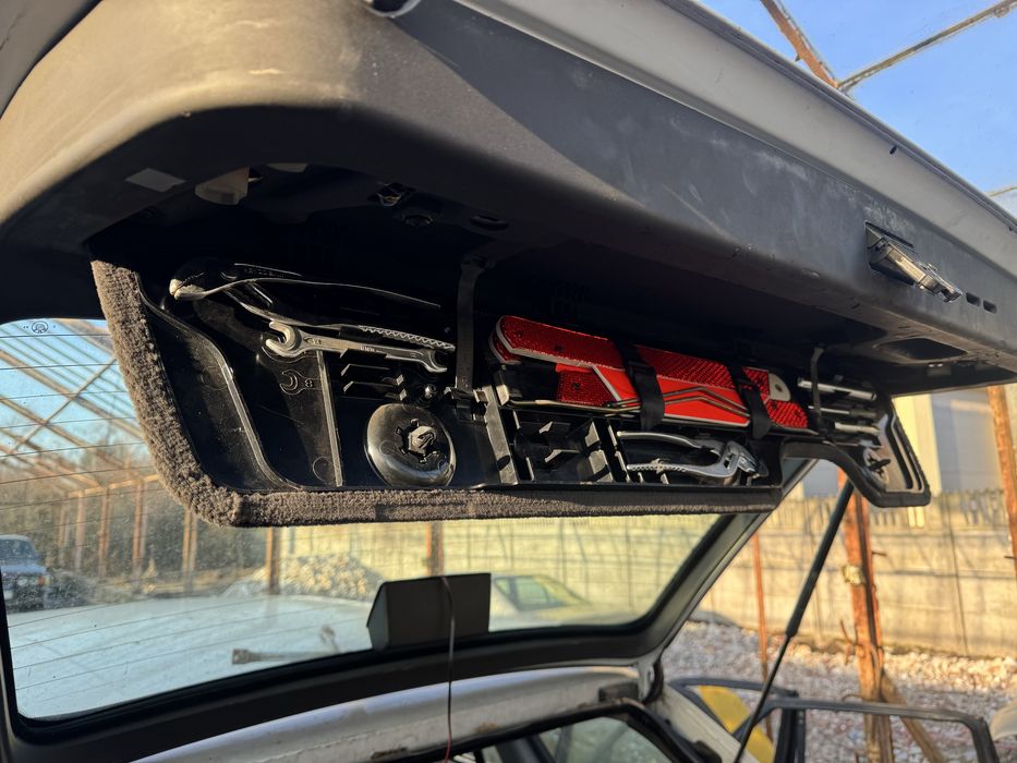 Kompletne narzedzownik BMW E34 touring rarytas