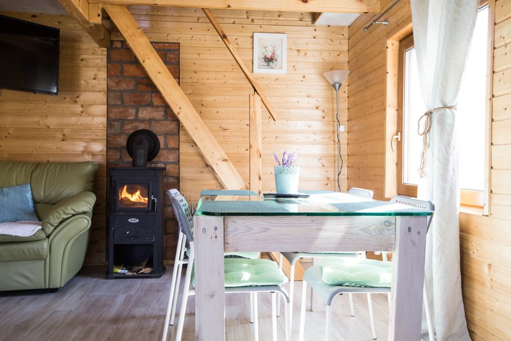 Domek z Jacuzzi Dębowy, Kaszuby wakacje staw, kominek, balia, nocleg