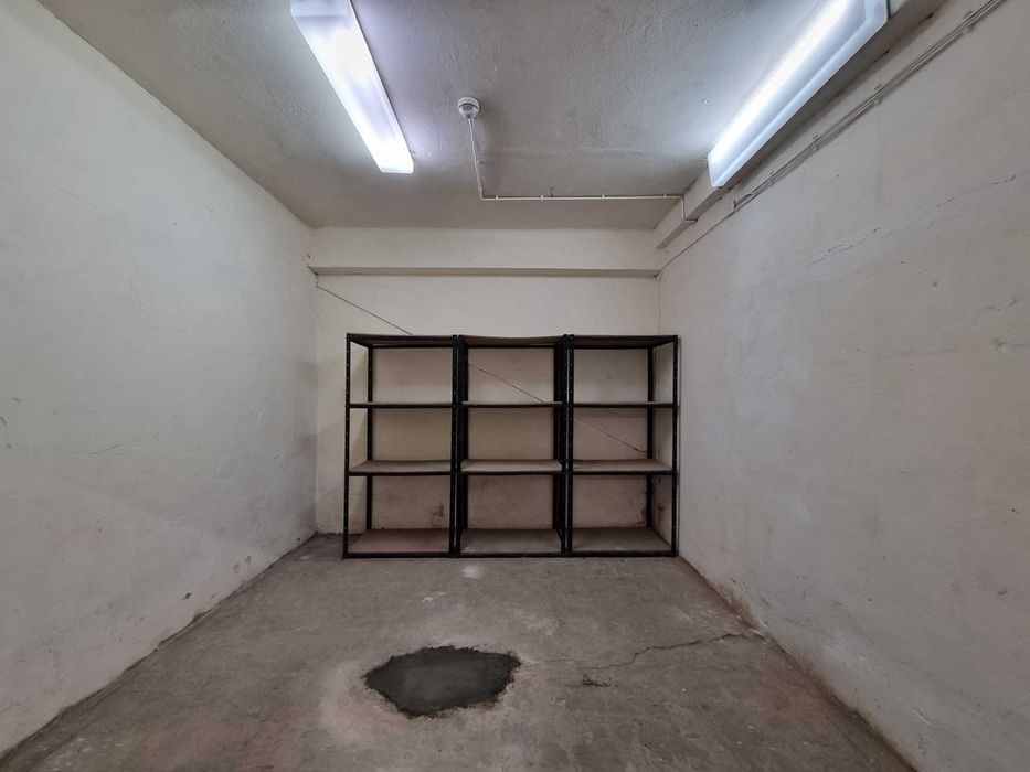 Mały magazyn w idealnej lokalizacji