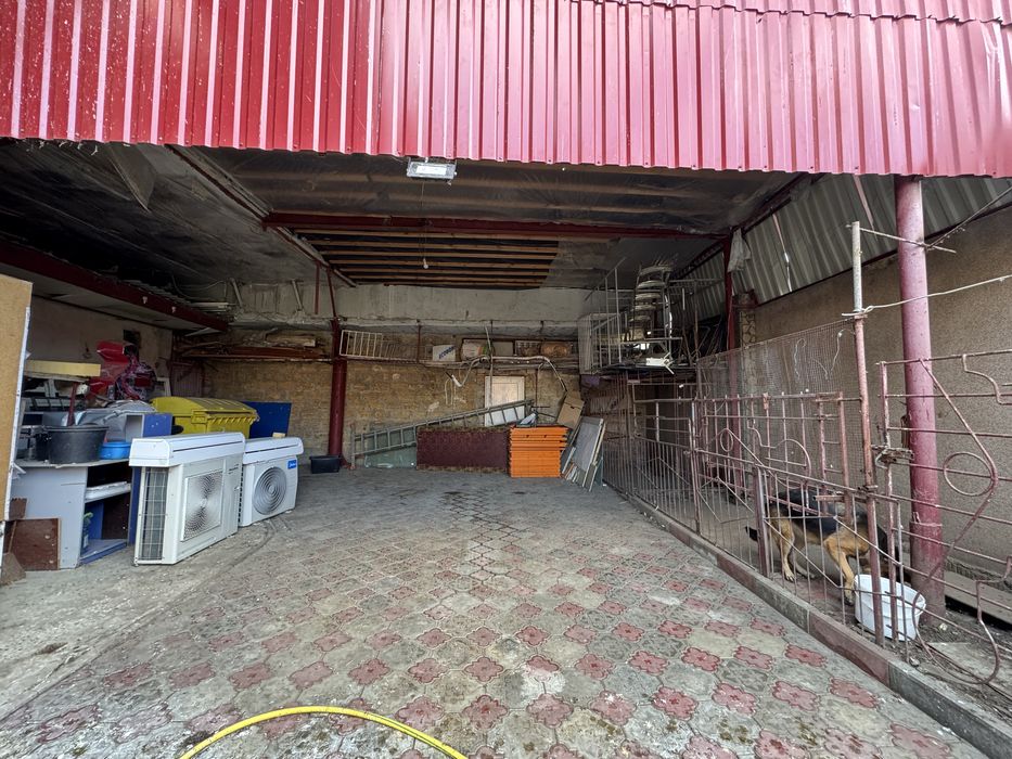 Дом с магазином, кафе, бильярдная, сауна Северный