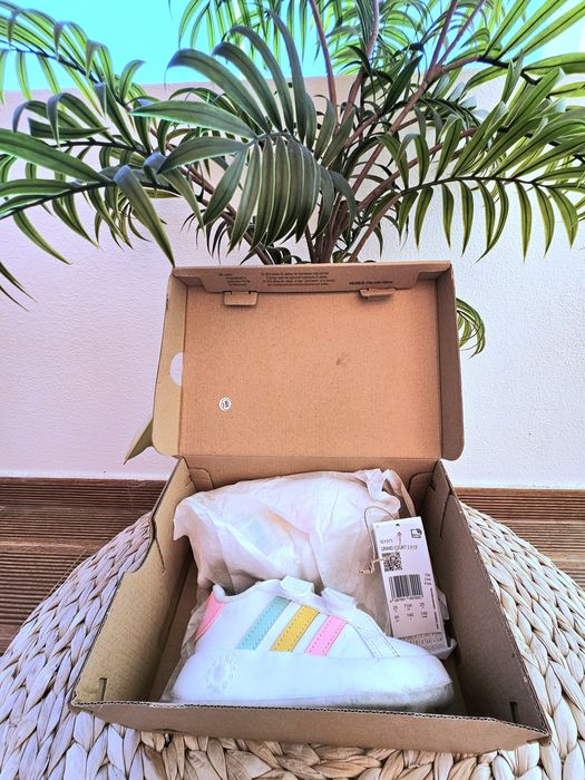 Ténis Adidas criança tam 25