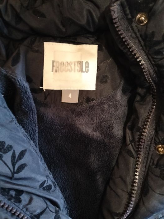 Зимова куртка на дівчинку 104