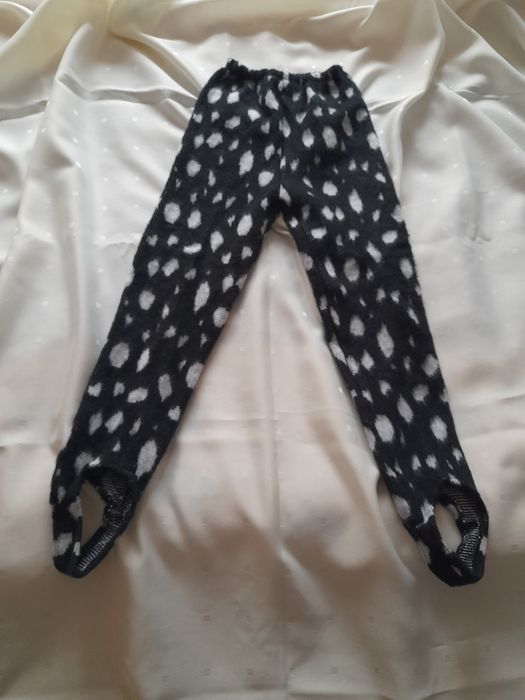 Spodnie leginsy pod pięty 146