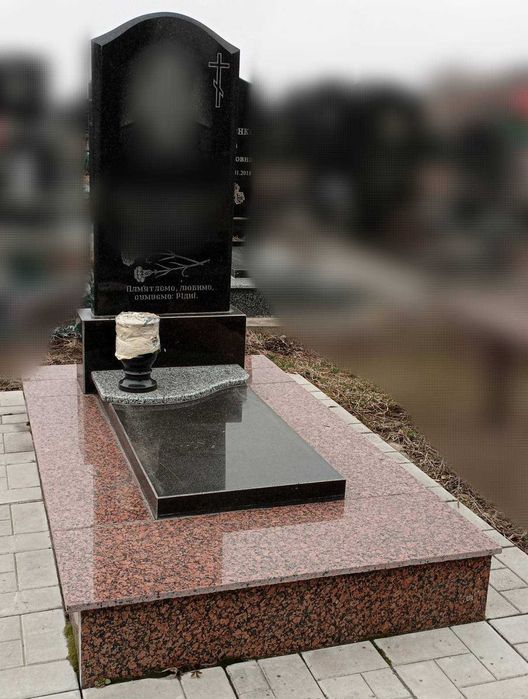 Надгробні пам’ятники від виробника