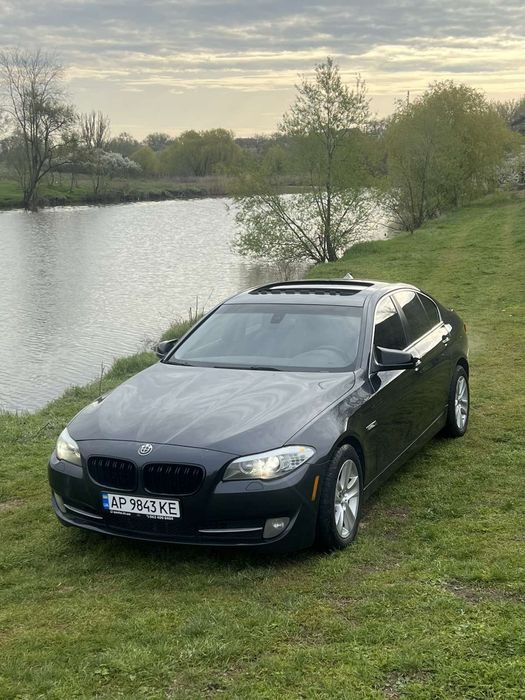 BMW F 10 (528) 2011 Атмосфера
