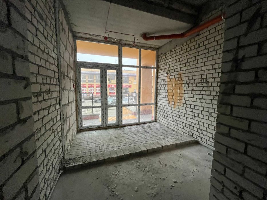 Продаж неж приміщення 1 пов ЖК Чайка(до метро 10 хв) 200м кв  дешево