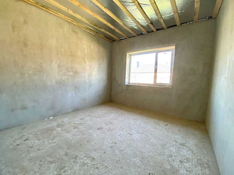 Будинок в престижному районі з гаражем Бармаки