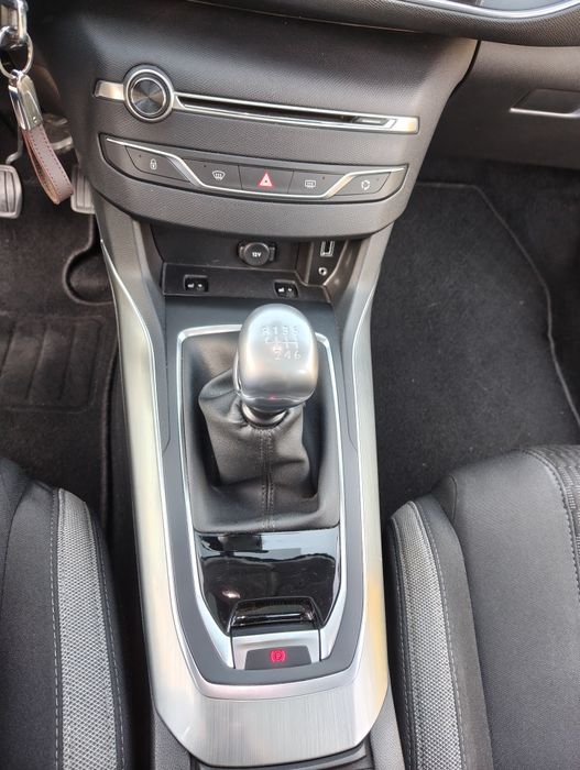 Peugeot 308 SW 1.6 BlueHDi 120cv — Histórico Completo • Teto Panorâmico • Câmara • Pronto a Usar