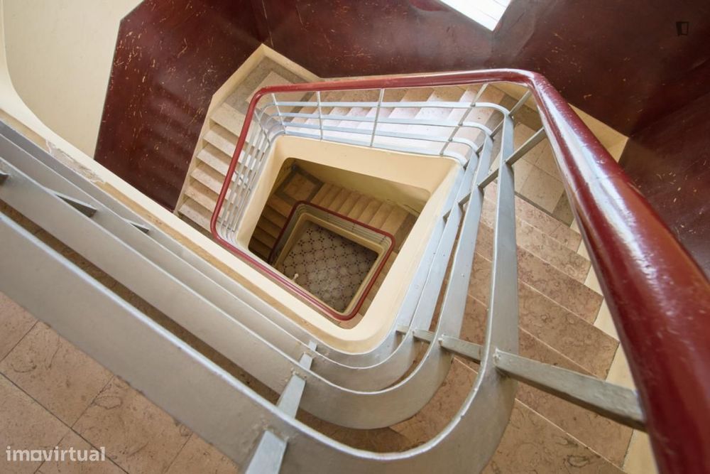 Quarto - localizado em Entrecampos Lisbon