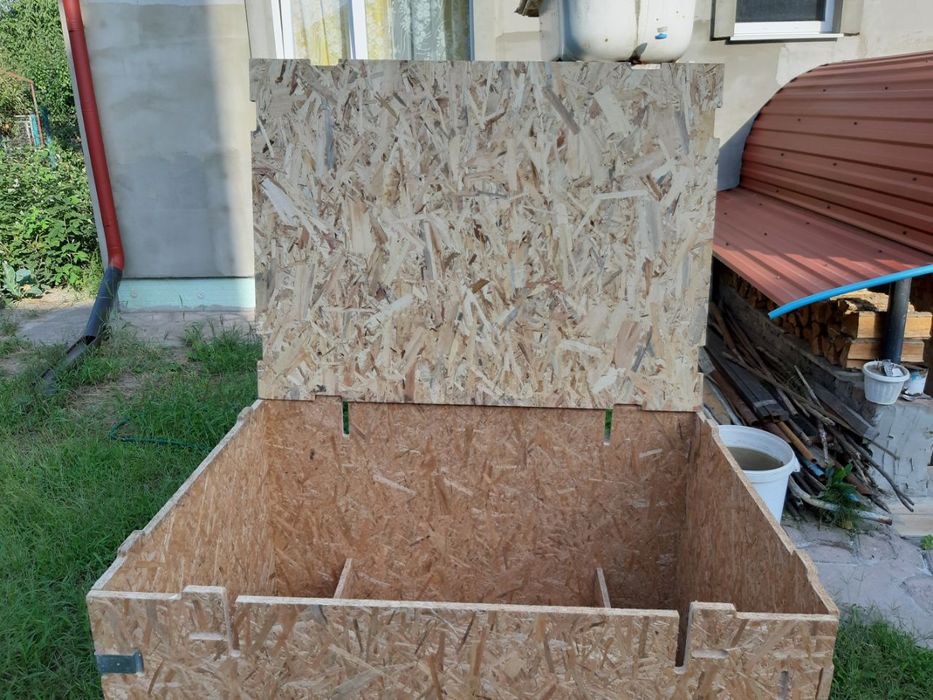 Бокс для зберігання з тирсоплити