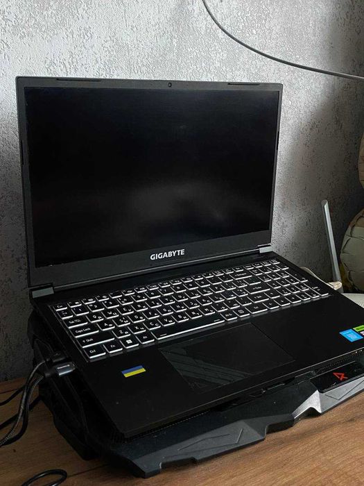 Gigabyte G5 KF i5-12500H/RTX 4060 8 GB/DDR4 32 GB/512 + 1TB SSD M.2