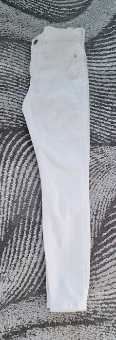 Spodnie jeans "River Island".