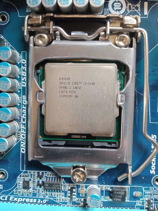 MSI A88XM-E35 V2 (MS-7721)+AMD Richland A4-6300 3.7GHz та інші.