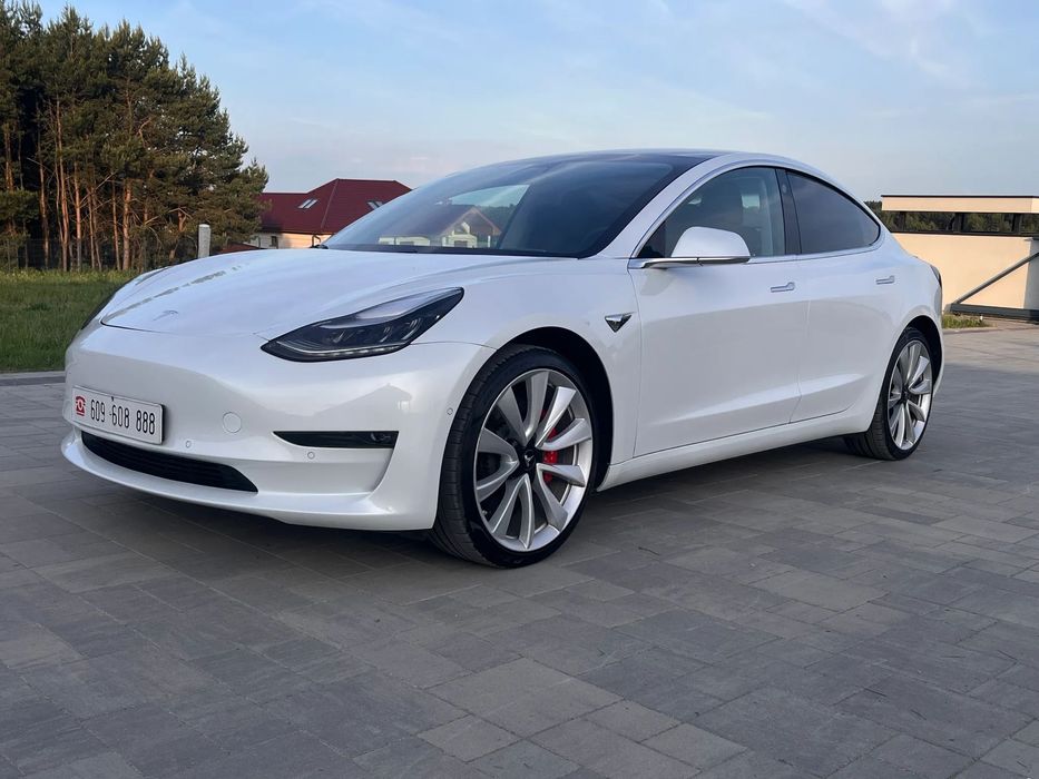 Tesla Model 3 Wersja Europejska, Performace.