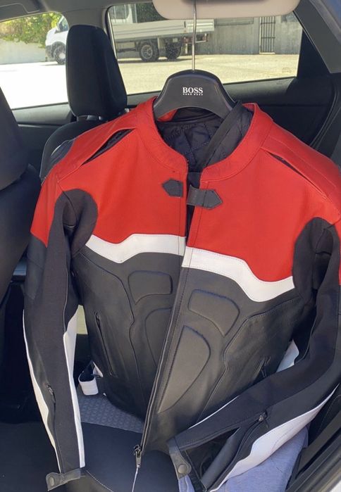 Blusão mota em pele