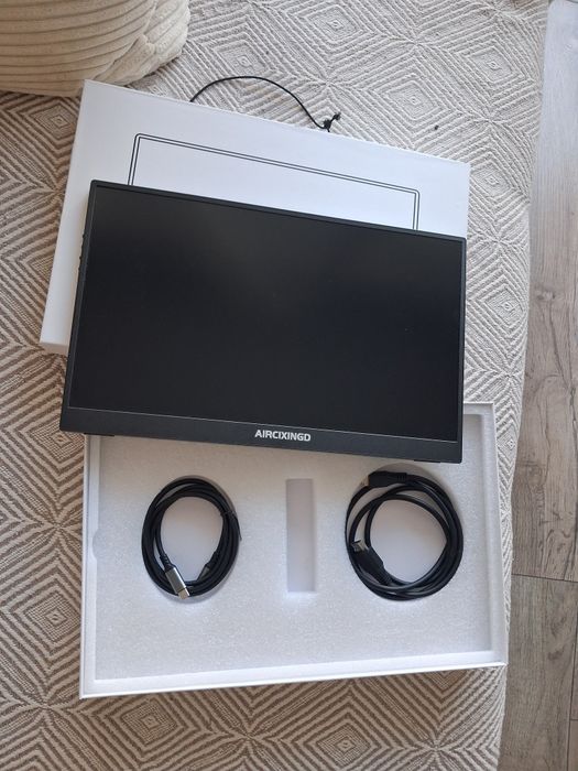 Monitor przenośny 15.6 jak nowy