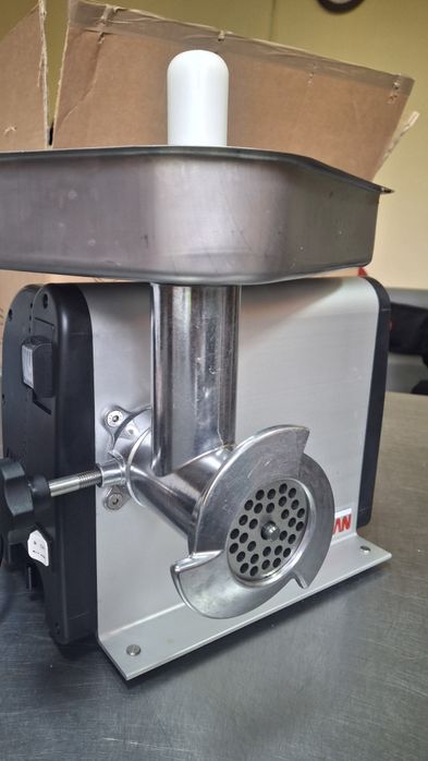 Професійна м'ясорубка