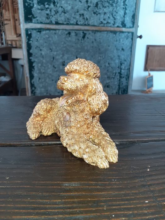 2 lindos cãezinhos biscuit branco/metálico