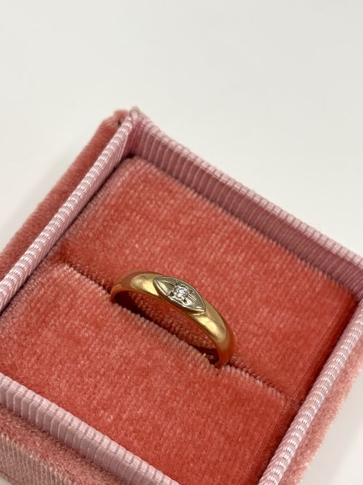 Pierścionek obrączka złota z brylantem