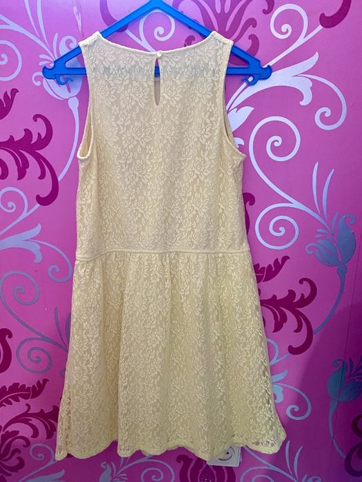 PROMOD Vestido renda amarelo claro (M)