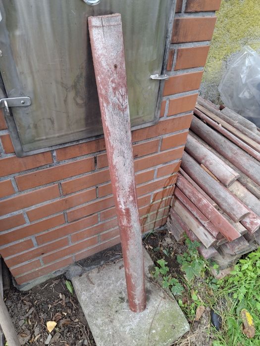 Drewniane paliki półokrągłe