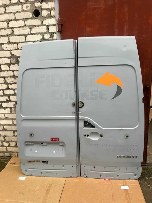 Комплект задніх двостулкових дверей Renault Master III Opel Mova 2010+