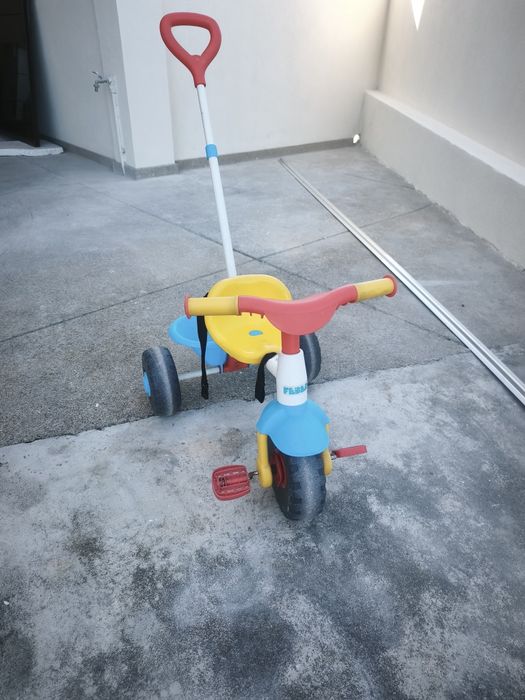 Triciclo em bom estado