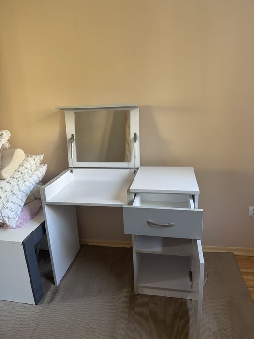 Biurko, toaletka + szafka wisząca gratis