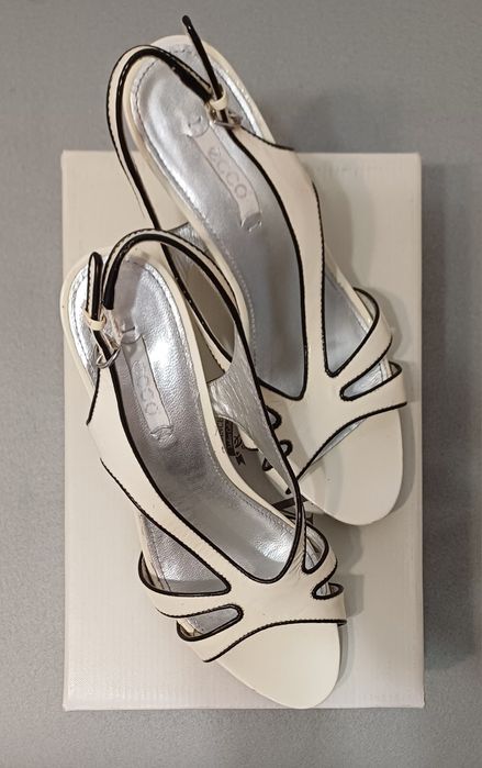 Karnawał sandały damskie ECCO białoczarne lakierowane r. 39 obcas 9cm