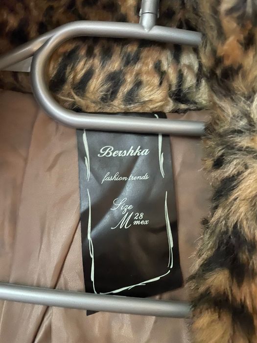 Colete de pêlo - Marca Bershka