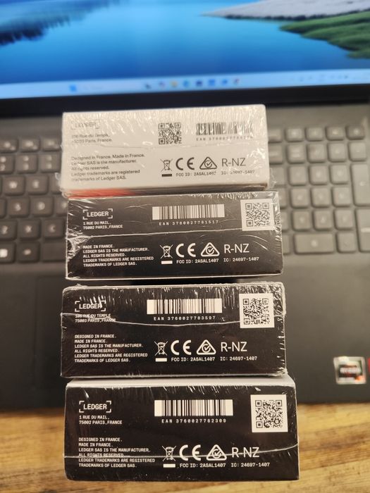 Кріптогаманц Ledger Nano X новий запакований 
Оригинальные, новые, за