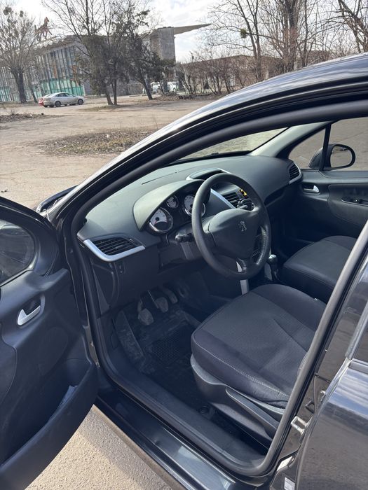 Продам Пежо Peugeot 207