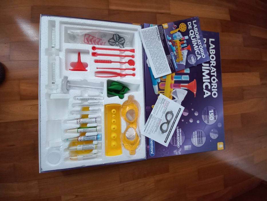 Jogo Clementoni Laboratório de Quimica